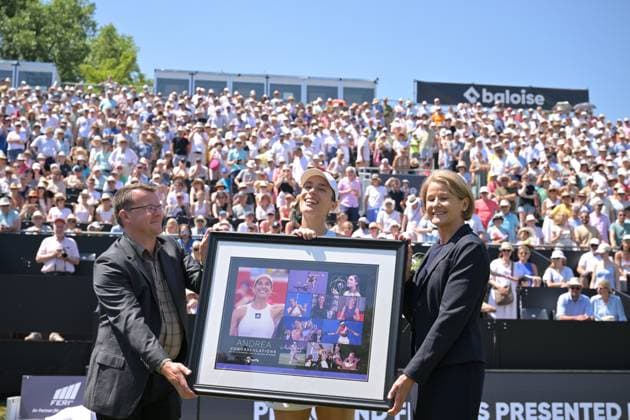 25.06.2023, xbrx, Tennis Bad Homburg Open WTA, Tennis Damen 250, emspor, v.l. Abschiedsspiel Petkovic, Andrea (GER), Andrea (GER), fans, Zuschauer Bad Homburg