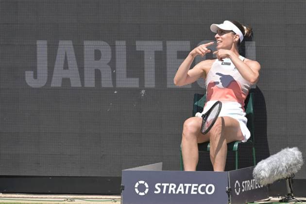 25.06.2023, xbrx, Tennis Bad Homburg Open WTA, Tennis Damen 250, emspor, v.l. Abschiedsspiel Petkovic, Andrea (GER), gestikuliert, mit den Armen gestikulieren, Petkovic, Andrea (GER) Bad Homburg