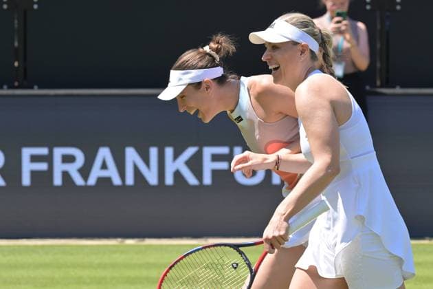 25.06.2023, xbrx, Tennis Bad Homburg Open WTA, Tennis Damen 250, emspor, v.l. Abschiedsspiel Petkovic, Andrea (GER), laechelt, laecheln, Lachen, smile, Petkovic, Andrea (GER), Kerber, Angelique (GER) Bad Homburg