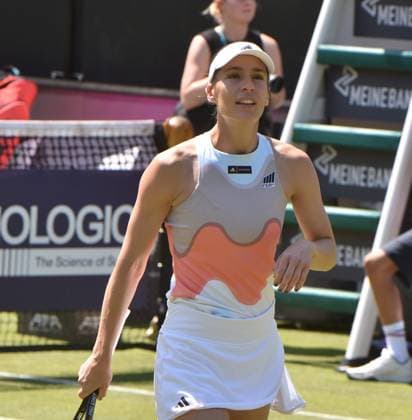 25.06.2023 Tennis, WTA, Tennis Damen Bad Homburg Open 2023 Abschiedsmatch von Tennisspielerin Andrea Petkovic (GER) Petkovic, Andrea (GER) auf dem Weg zum letzten Match emspor, DFL regulations prohibit any use of photographs as image sequences and or quasi-video