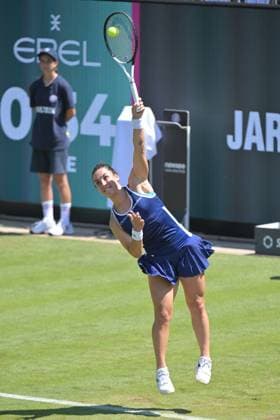 25.06.2023, xbrx, Tennis Bad Homburg Open WTA, Tennis Damen 250, emspor, v.l. Trevisan, Martina (ITA), spielt den Ball, fokussiert, konzentriert Bad Homburg