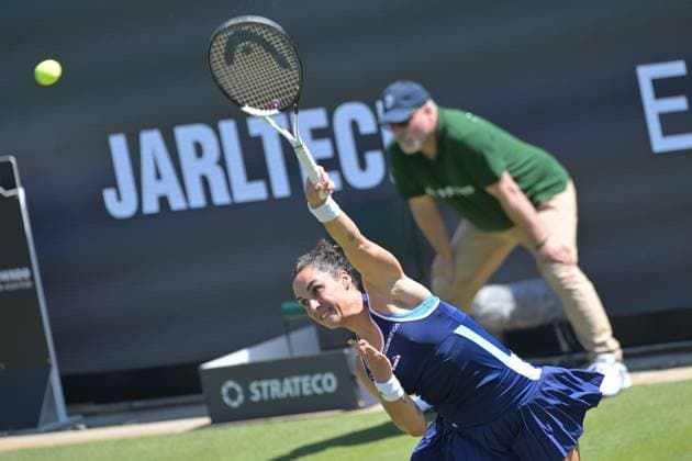 25.06.2023, xbrx, Tennis Bad Homburg Open WTA, Tennis Damen 250, emspor, v.l. Trevisan, Martina (ITA), spielt den Ball, fokussiert, konzentriert Bad Homburg
