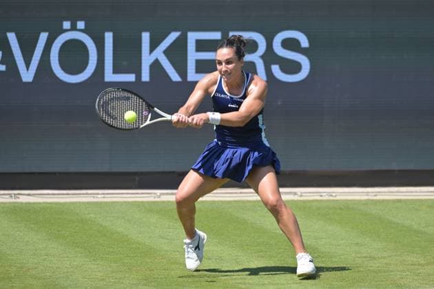 25.06.2023, xbrx, Tennis Bad Homburg Open WTA, Tennis Damen 250, emspor, v.l. Trevisan, Martina (ITA), spielt den Ball, fokussiert, konzentriert Bad Homburg