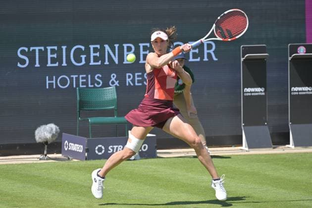25.06.2023, xbrx, Tennis Bad Homburg Open WTA, Tennis Damen 250, emspor, v.l. Cornet, Alize (FRA), spielt den Ball Bad Homburg