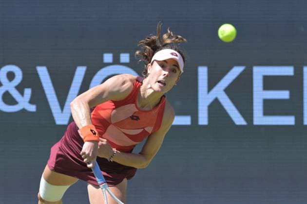 25.06.2023, xbrx, Tennis Bad Homburg Open WTA, Tennis Damen 250, emspor, v.l. Cornet, Alize (FRA), spielt den Ball Bad Homburg