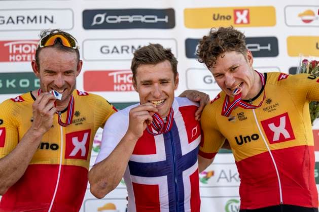 Bilder des Jahres 2023, Sport 06 Juni Sport Themen der Woche KW25 Sport Bilder des Tages NM sykkelritt Sandnes 20230625. Alexander Kristoff, Fredrik Dversnes og Jonas Abrahamsen etter NM sykkelritt i Sandnes Foto: Carina Johansen NTB Sandnes Norge EDITORIAL USE ONLY. RESTRICTED USE FOR BETTING COMPANIES Ref:_SPOnZIDRSuHstU.jpg  Copyright: xCarinaxJohansenx xNTBx