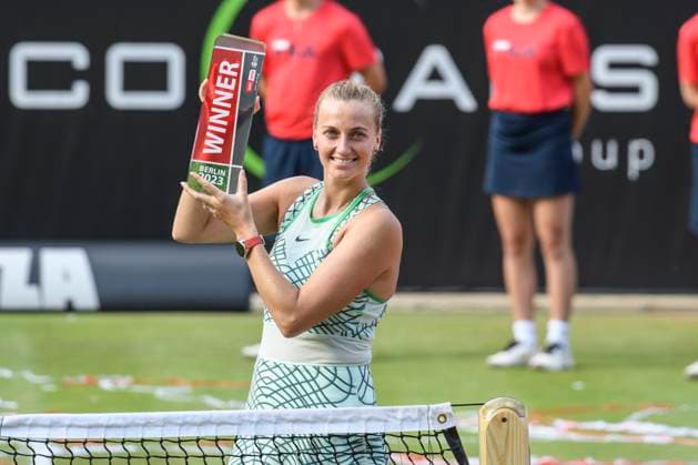 Petra Kvitova - Tennisspielerin, mit Pokal, Jubel, Freude, Sieg, GER, Berlin, Finale, Tennis bett1open, WTA, Tennis Damen 500, Saison 2022 2023, 25.06.23, 2023, Steffi Graf Stadion, GER, Berlin, Finale, Tennis bett1open, WTA 500, Saison 2022 2023, 25.06.23, 2023, Steffi Graf Stadion, Foto: Eibner-Pressefoto Uwe Koch Berlin Copyright: xEibner-Pressefoto UwexKochx EP_UKH