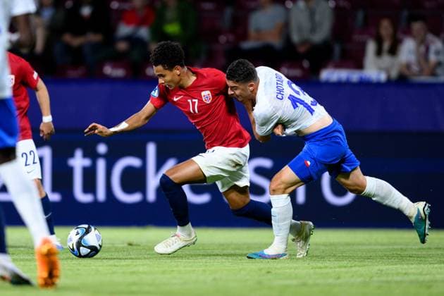 230625 Antonio Nusa of Norway and Joris Chotard of France during the UEFA European Under-21 Championship group stage football match between France and Norway on June 25, 2023 in Cluj-Napoca. Photo: Marius Simensen BILDBYRAN COP 238 MM0022 bbeng fotboll football fotball soccer uefa european under-21 championship euro under-21 U21, U 21 em u21 norge norway france frankrike Copyright: MARIUSxSIMENSEN BB230625BB554