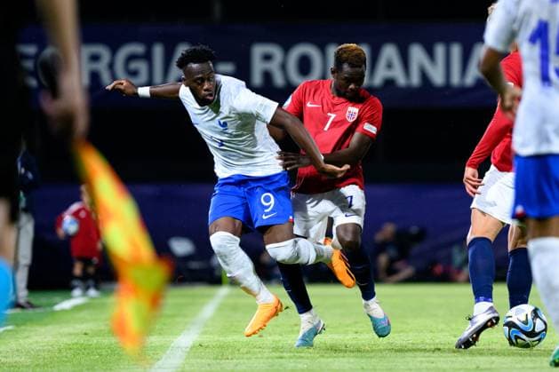 230625 Arnaud Kalimuendo Muinga of France and Joshua Kitolano of Norway during the UEFA European Under-21 Championship group stage football match between France and Norway on June 25, 2023 in Cluj-Napoca. Photo: Marius Simensen BILDBYRAN COP 238 MM0022 bbeng fotboll football fotball soccer uefa european under-21 championship euro under-21 U21, U 21 em u21 norge norway france frankrike Copyright: MARIUSxSIMENSEN BB230625BB555