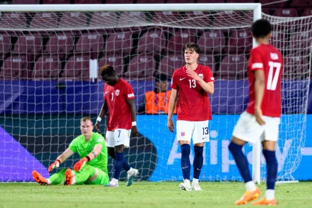 230625 Leo Fuhr Hjelde of Norway looks dejected during the UEFA European Under-21 Championship group stage football match between France and Norway on June 25, 2023 in Cluj-Napoca. Photo: Marius Simensen BILDBYRAN COP 238 MM0022 bbeng fotboll football fotball soccer uefa european under-21 championship euro under-21 U21, U 21 em u21 norge norway france frankrike depp Copyright: MARIUSxSIMENSEN BB230625BB593