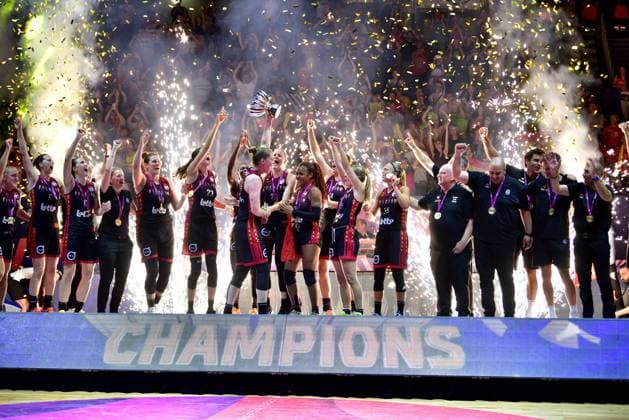 Bilder des Jahres 2023, Sport 06 Juni Sport Themen der Woche KW25 Team Belgium celebrate in podium win and gold medal after the Women™s Eurobasket 2023 basketball Final match between Spain and Belgium BASKETBALL FEMININ : Espagne vs Belgique - Finale - Euro Feminin - 25 06 2023 IgorKupljenik Panoramic  