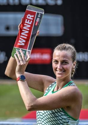 24.06.2023, xlakx, Tennis, WTA, Tennis Damen -Tour 2023 in Berlin emspor, v.l.Petra Kvitova (Tschechien),hält den Pokal in die Hoehe Berlin