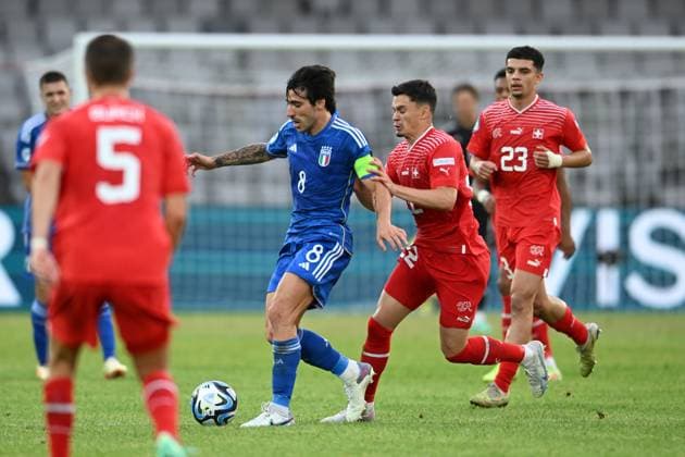 Sandro Tonali (Italy U21, U 21 Fabian Rieder (Switzerland U21)Zeki Amdouni (Switzerland U21) during the UEFA Under 21 Championship Georgia-Romania 2023 match between Switzerland 2-3 Italy at Cluj Arena on June 25, 2023 in Cluj-Napoca, Romania. Noxthirdxpartyxsales  (222671956)