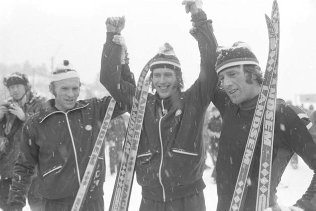HISTORISKEBILDER SURNADAL 19760116: En glad Oddvar Bra (midten) ble norgesmester pa ski under 15 km. Her sammen med Pal HISTORISKEBILDER SURNADAL 19760116: En glad Oddvar Bra midten ble norgesmester pa ski under 15 km. Her sammen med Pal Tyldum og Magne Myrmo t.h.. Foto: NTB NTB SURNADAL NORGE NORWAY EDITORIAL USE ONLY Ref:_SPOMqFX8UPfXhU.jpg *** HISTORICAL PICTURES SURNADAL 19760116 A happy Oddvar Bra in the middle became Norwegian champion in skiing under 15 km Here together with Pal Tyldum and Magne Myrmo t h Photo NTB NTB SURNADAL NORWAY NORWAY EDITORIAL USE ONLY  EDITORIAL USE ONLY. RESTRICTED USE FOR BETTING COMPANIES Ref:0240224010st.jpg  Copyright: xIMAGO NTBx