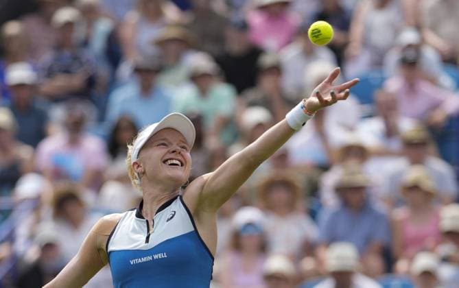 Mandatory Credit: Photo by Dave Shopland Shutterstock (13984422aw) Great Britain s Harriet Dart has problems serving in the wind in her 1st round victory in 3 sets Rothesay International Eastbourne, Tennis, Day One, Devonshire Park, Eastbourne, UK - 26 Jun 2023 Rothesay International Eastbourne, Tennis, Day One, Devonshire Park, Eastbourne, UK - 26 Jun 2023  Copyright: xDavexShopland Shutterstockx 13984422aw