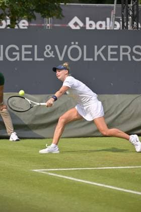 26.06.2023, xbrx, Tennis Bad Homburg Open WTA, Tennis Damen 250, emspor, v.l. Teichmann, Jil (SUI), spielt den Ball,fokussiert, konzentriert Bad Homburg