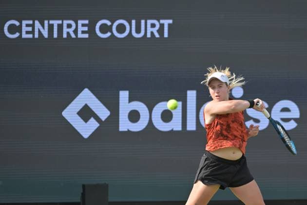 26.06.2023, xbrx, Tennis Bad Homburg Open WTA, Tennis Damen 250, emspor, v.l. Kartal, Sonay (GBR), spielt den Ball, fokussiert, konzentriert Bad Homburg