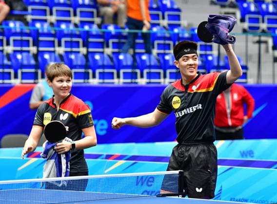 Bilder des Jahres 2023, Sport 06 Juni Sport Bilder des Tages DAng QIU und Nina MITTELHAM, Deutschland, Gewinnen Gold im Mixed bei den Europaspiele in Krakau und sichern sich damit ihren persönlichen Startplatz bei den Olympischen Spielen in Paris. DAng QIU und Nina MITTELHAM, Deutschland, Gewinnen Gold im Mixed bei den European Games in Krakau und sichern sich damit ihren persönlichen Startplatz bei den Olympischen Spielen in Paris. Krakau Krakau Hutnik Arena Polen *** DAng QIU and Nina MITTELHAM, Germany, Win Gold in Mixed at the European Games in Krakow and thus secure their personal starting place at the Olympic Games in Paris DAng QIU and Nina MITTELHAM, Germany, Win Gold in Mixed at the European Games in Krakow and thus secure their personal starting place at the Olympic Games in Paris Krakow Krakow Hutnik Arena Poland