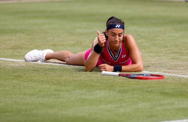 Sport Themen der Woche KW26 Sport Bilder des Tages 27th June 2023; Devonshire Park, Eastbourne, East Sussex, England: Rothesay International Eastbourne, Day 2; Caroline Garia (FRA) slips during the match against Madison Brengle (USA)  ActionPlus12524394 HongboxChen