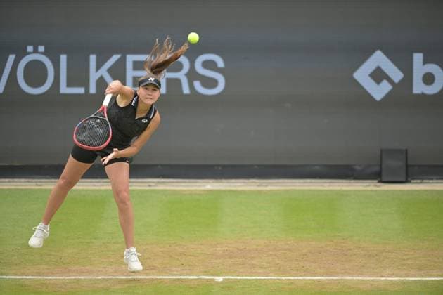 28.06.2023, xbrx, Tennis Bad Homburg Open WTA, Tennis Damen 250, emspor, v.l. Rodina, Evgeniya, spielt den Ball, fokussiert, konzentriert Bad Homburg