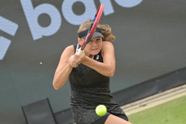 28.06.2023, xbrx, Tennis Bad Homburg Open WTA, Tennis Damen 250, emspor, v.l. Rodina, Evgeniya, spielt den Ball, fokussiert, konzentriert Bad Homburg