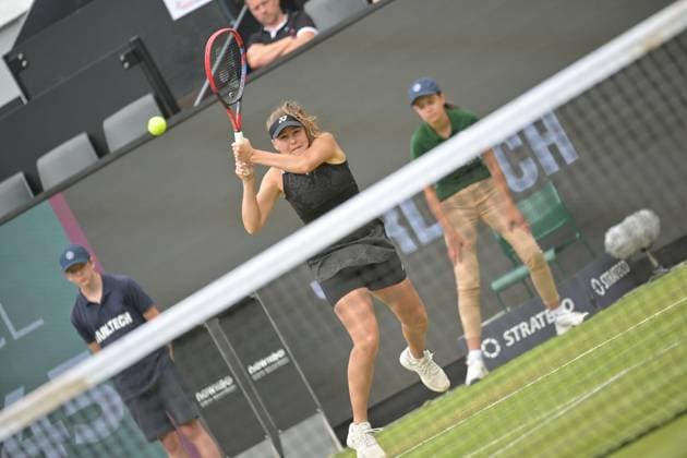 28.06.2023, xbrx, Tennis Bad Homburg Open WTA, Tennis Damen 250, emspor, v.l. Rodina, Evgeniya, spielt den Ball, fokussiert, konzentriert Bad Homburg