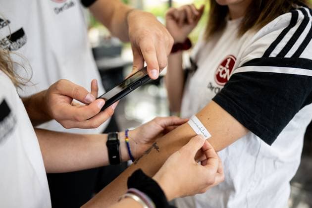 28.06.2023 - 1. FC Nürnberg Nuernberg FCN Club Frauen Clubfrauen - Medientermin - Cleopatra INK Tattoo Piercing Motto : Mutig bis zum Schluss - ThHa - xthxhax - Impression Tattoo Termin