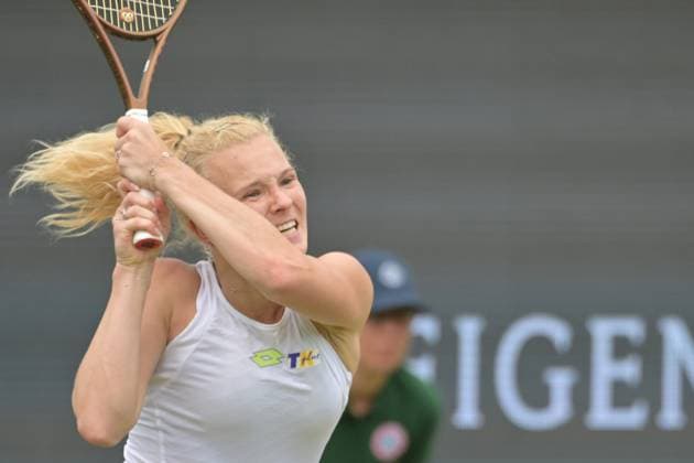 28.06.2023, xbrx, Tennis Bad Homburg Open WTA, Tennis Damen 250, emspor, v.l. Siniakova, Katerina (CZE), spielt den Ball Bad Homburg