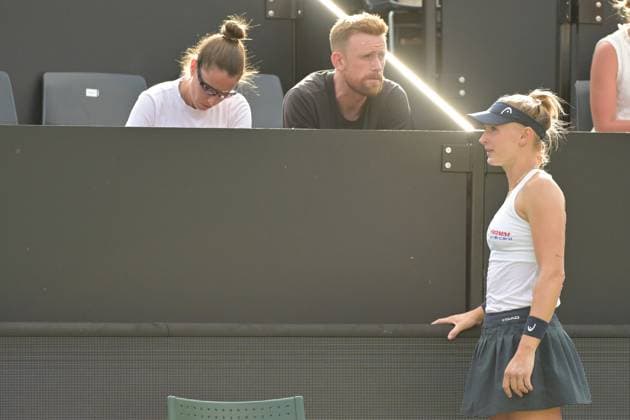 28.06.2023, xbrx, Tennis Bad Homburg Open WTA, Tennis Damen 250, emspor, v.l. Teichmann, Jil (SUI), pause, diskutiert, Diskussion mit trainer Bad Homburg