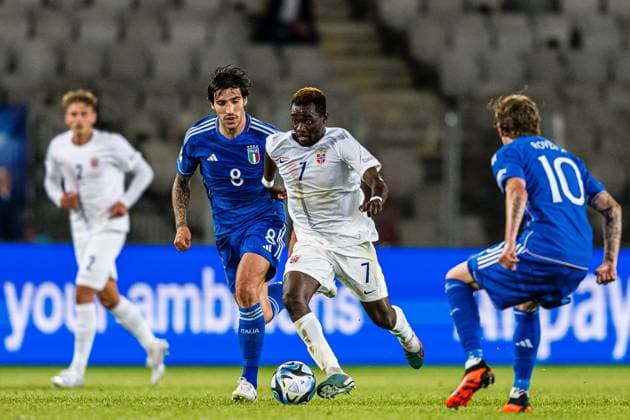 230628 Sandro Tonali of Italy and Joshua Kitolano of Norway during the UEFA European Under-21 Championship group stage football match between Italy and Norway on June 28, 2023 in Cluj-Napoca. Photo: Marius Simensen BILDBYRAN COP 238 MM0023 bbeng euro under-21 football fotball fotboll italia norge norway soccer taly U21, U 21 u21-em uefa european under-21 championship Copyright: MARIUSxSIMENSEN BB230628BB205