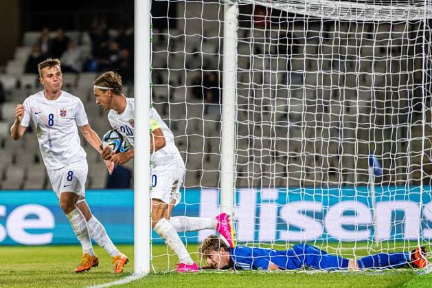 230628 Erik Botheim of Norway celebrates after scoring the 0-1 goal during the UEFA European Under-21 Championship group stage football match between Italy and Norway on June 28, 2023 in Cluj-Napoca. Photo: Marius Simensen BILDBYRAN COP 238 MM0023 bbeng euro under-21 football fotball fotboll italia jubel norge norway soccer taly U21, U 21 u21-em uefa european under-21 championship Copyright: MARIUSxSIMENSEN BB230628BB307
