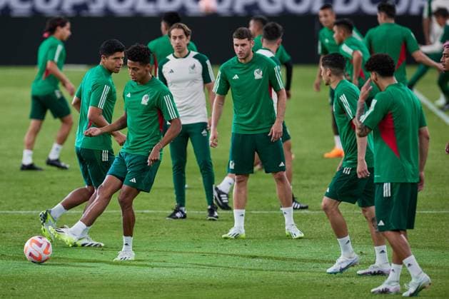 RECORD DATE NOT STATED 2023 CONCACAF Mexico Training Jonathan Herrera during the training of Mexico (Mexican national team, Nationalteam prior to the game of the CONCACAF Gold Cup 2023 against Haiti in Group B, at State Farm Stadium, on June 28, 2023. <br><br> Jonathan Herrera durante el Entrenamiento de Mexico (Seleccion Nacional Mexicana) previo al partido de la Copa Oro de la CONCACAF 2023 contra Haiti en el Grupo B, en el Estadio State Farm, el 28 de Junio de 2023. PHOENIX ARIZONA ESTADOS UNIDOS  Copyright: xJorgexMartinezx 20230628205634_CGC_23_GB_MEX_TRAI_HERRRERA67
