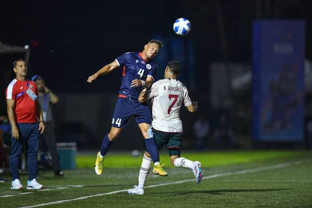 RECORD DATE NOT STATED JCC San Salvador 2023 Mexico vs Dominican Republic (L-R), Alejandro Jimenez of Dominicana and Bryan Gonzalez of Mexico during the game Mexico vs Dominican Republic, corresponding to Group A of Mens Soccer at the Central American and Caribbean Games San Salvador 2023, at Las Delicias National Stadium, on June 28, 2023. <br><br> (I-D), Alejandro Jimenez de Dominicana y Bryan Gonzalez de Mexico durante el partido Mexico vs Republica Dominicana, correspondiente al Grupo A del Futbol Masculino en los Juegos Centroamericanos y del Caribe San Salvador 2023, en el Estadio Nacional Las Delicias, el 28 de Junio de 2023. SAN SALVADOR SAN SALVADOR EL SALVADOR  Copyright: xAdrianxMaciasx 20230628222206_JCC_23_M_MEX_DOM_JIMENEZ47