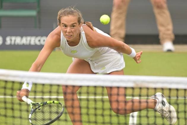 28.06.2023, xbrx, Tennis Bad Homburg Open WTA, Tennis Damen 250, emspor, v.l. Bronzetti, Lucia (ITA), spielt den Ball, fokussiert, konzentriert Bad Homburg
