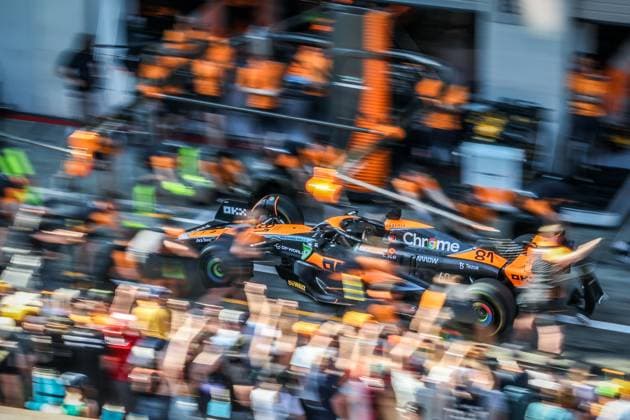 Sport Bilder des Tages FORMULA 1 - GP of Austria 2023 SPIELBERG,AUSTRIA,29.JUN.23 - MOTORSPORTS, FORMULA 1 - Grand Prix of Austria, Red Bull Ring, preview, pit lane walk. Image shows a pit stop training.  GEPAxpictures xManfredxBinder