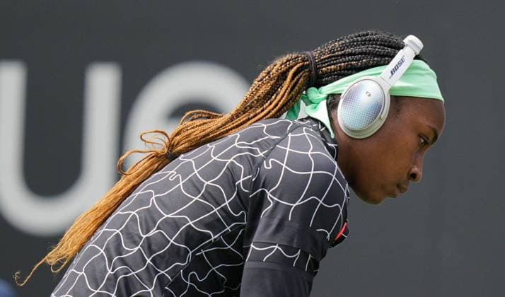 Mandatory Credit: Photo by Dave Shopland Shutterstock (13984801n) USA s Coco Gauff arrives on Court for her semi Final wearing BOSE Headset Rothesay International Eastbourne, Tennis, Day Five, Devonshire Park, Eastbourne, UK - 30 Jun 2023 Rothesay International Eastbourne, Tennis, Day Five, Devonshire Park, Eastbourne, UK - 30 Jun 2023  Copyright: xDavexShopland Shutterstockx 13984801n