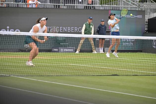 30.06.2023, xbrx, Tennis Bad Homburg Open WTA, Tennis Damen 250, emspor, v.l. Neel, Ingrid (EST), Wu, Fang-Hsien (TPE), spielt den Ball, fokussiert, konzentriert Bad Homburg