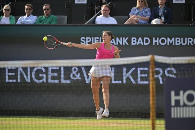 30.06.2023, xbrx, Tennis Bad Homburg Open WTA, Tennis Damen 250, emspor, v.l. Navarro, Emma (USA), spielt den Ball, fokussiert, konzentriert Bad Homburg