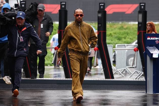 F1 Austrian Grand Prix 2023 Sprint Shootout Lewis Hamilton of Mercedes before Sprint Shootout ahead of the Formula 1 Austrian Grand Prix at Red Bull Ring in Spielberg, Austria on July 1, 2023. Spielberg Austria  Copyright: xJakubxPorzyckix originalFilename:porzycki-f1austri230701_npOuS.jpg