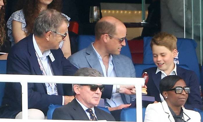 Sport Themen der Woche KW26 Sport Bilder des Tages Mandatory Credit: Photo by Kieran McManus Shutterstock (13984814bq) HRH Prince William and Prince George watch day 4 of the 2nd Ashes test at Lord s as Prince George is given a replica of the Ashes Urn England v Australia, The Ashes, 2nd Test, Day Four, LV= Insurance Men s Ashes Series, Cricket, Lords, London, UK - 01 Jul 2023 England v Australia, The Ashes, 2nd Test, Day Four, LV= Insurance Men s Ashes Series, Cricket, Lords, London, UK - 01 Jul 2023  Copyright: xKieranxMcManus Shutterstockx 13984814bq