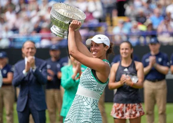 Mandatory Credit: Photo by Dave Shopland Shutterstock (13984806aa) Winner USA s Madison Keys with winner s Trophy Rothesay International Eastbourne, Tennis, Day Six, Devonshire Park, Eastbourne, UK - 01 Jul 2023 Rothesay International Eastbourne, Tennis, Day Six, Devonshire Park, Eastbourne, UK - 01 Jul 2023  Copyright: xDavexShopland Shutterstockx 13984806aa