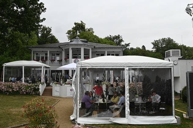 01.07.2023 Tennis, WTA, Tennis Damen Bad Homburg Open 2023 Impressionen VIP-Zelte wegen Regen emspor, DFL regulations prohibit any use of photographs as image sequences and or quasi-video