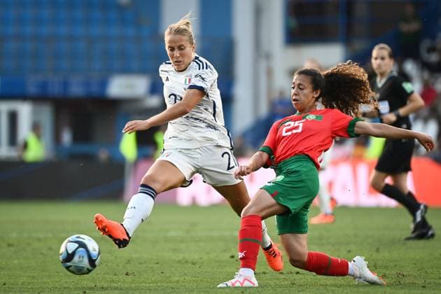 Fußball, Frauen Länderspiel, Italien - Marokko Foto Massimo Paolone LaPresse 1 Luglio 2023 Ferrara, Italia - calcio - Italia vs Marocco - Nazionale A Femminile Gara Amichevole - Stadio Paolo Mazza. Nella foto: Valentina Cernoia (Italia) in azione contrastato da Fatima Gharbi (Marocco) July 1, 2023 Ferrara, Italy - sport, soccer - Italy vs Morocco - Women s national team, Nationalteam Friendly Match - Paolo Mazza stadium. In the pic: Valentina Cernoia (Italia) competes for the ball with Fatima Gharbi (Marocco)  Copyright: xMassimoxPaolone LaPressex