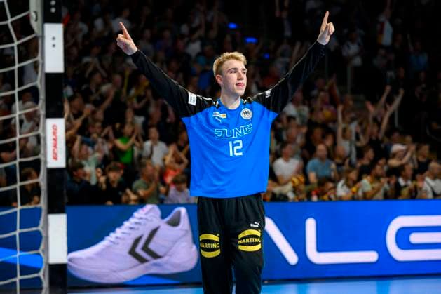 Berlin, 01. Juni 2023: Handball U21, U 21 WM - Finalrunde - Halbfinale - Deutschland - Serbien Torhueter Lasse Ludwig (Deutschland VfL Potsdam) Jubel Freude Emotion Berlin Max-Schmeling-Halle Berlin Deutschland