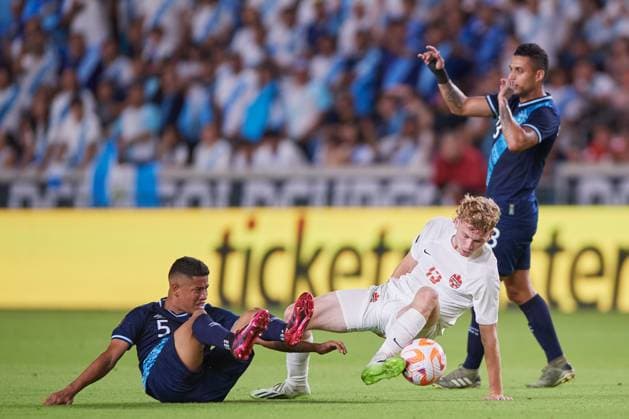 RECORD DATE NOT STATED 2023 CONCACAF Gold Cup Guatemala 0-0 Canada (L-R) Pedro Altan of Guatemala and Jacob Shaffelburg of Canada during the game Guatemala vs Canada, corresponding to group D of the CONCACAF Gold Cup 2023, at Shell Energy Stadium, on July 01, 2023. <br><br> (I-D) Pedro Altan de Guatemala y Jacob Shaffelburg de Canada durante el partido Guatemala vs Canada, correspondiente al grupo D de la Copa Oro de la CONCACAF 2023, en el Shell Energy Stadium, el 01 de Julio de 2023. HOUSTON TEXAS ESTADOS UNIDOS  Copyright: xCristianxdexMarchenax 20230701231422_CGC_23_GD_GUA_CAN_ALTAN103