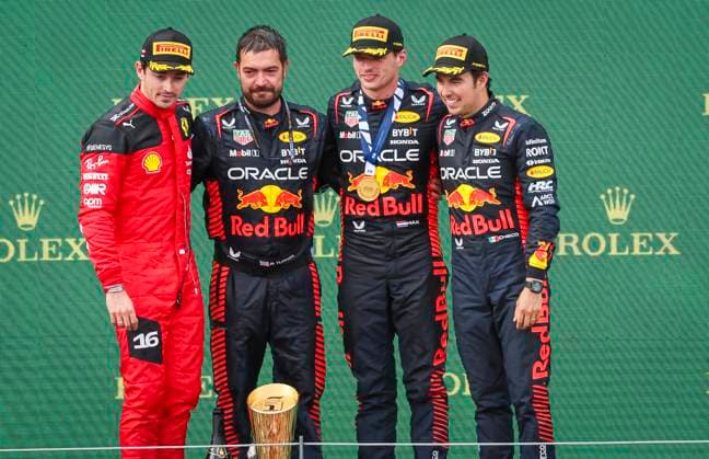 FORMULA 1 - GP of Austria 2023 SPIELBERG,AUSTRIA,02.JUL.23 - MOTORSPORTS, FORMULA 1 - Grand Prix of Austria, Red Bull Ring. Image shows Charles Leclerc (MON Ferrari), a technician, Max Verstappen (NED Red Bull Racing) and Sergio Perez (MEX Red Bull Racing).  GEPAxpictures xWolfgangxJannach
