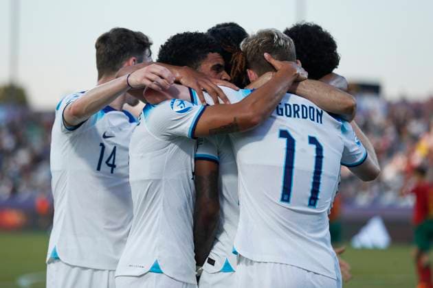 UEFA U21, U 21 EM, England - Portugal, Viertelfinale, 02.07.2023, Kutaissi Die Engländer jubeln nach dem Tor von Anthony GORDON ( 11, England), UEFA U21-Fussball-Europameisterschaft in Rumaenien und Georgien, England - Portugal, Viertelfinale, 02.07.2023, Ramas-Schengelia-Stadion, Kutaissi Copyright: xBEAUTIFULxSPORTS Meuselx