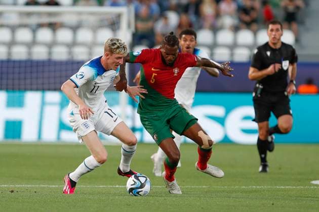 UEFA U21, U 21 EM, England - Portugal, Viertelfinale, 02.07.2023, Kutaissi Anthony GORDON ( 11, England), Nuno TAVARES ( 5, Portugal), UEFA U21-Fussball-Europameisterschaft in Rumaenien und Georgien, England - Portugal, Viertelfinale, 02.07.2023, Ramas-Schengelia-Stadion, Kutaissi Copyright: xBEAUTIFULxSPORTS Meuselx