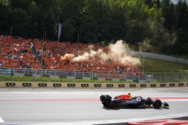 F1 Grand Prix of Austria Max Verstappen of Netherlands driving the (1) Oracle Red Bull Racing RB19 Honda RBPT thanks he supporters during the Formula 1 Rolex Grand Prix of Austria 2023 on July 2nd, 2023 in Spielberg, Austria. Spielberg Austria Italia  Copyright: xAlessioxMorgesex originalFilename:morgese-formula1230702_npsXP.jpg