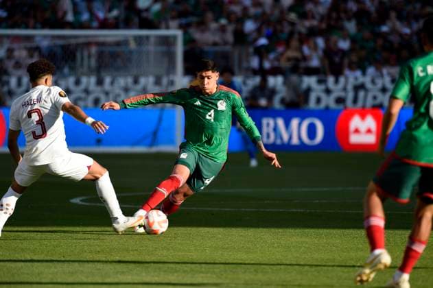 July 2, 2023, Santa Clara, CA, USA: Santa Clara, CA, U.S. - Qatar scored a point early in the first half of the Concacaf Gold Cup match against Mexico Sunday at LeviÃ¢â‚¬â ¢s Stadium in Santa Clara Ca. Mexico struggled to catch up eventually losing to Qatar one to zero. Santa Clara USA - ZUMAw332 20230702_zap_w332_012 Copyright: xNealxWatersx